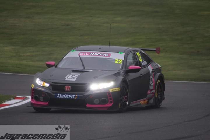 Tsteeringcolumn's tweet photo. @DanCammish and @ChrisSmiley22 top the test sessions at @thruxtonracing today. Both reports are on our websites now. #dancammish #halfordsyuasaracing #hondacivictyperfk8 #chrissmiley #btcracing #thruxton #btcc #testing https://t.co/H7wVBnS8rr