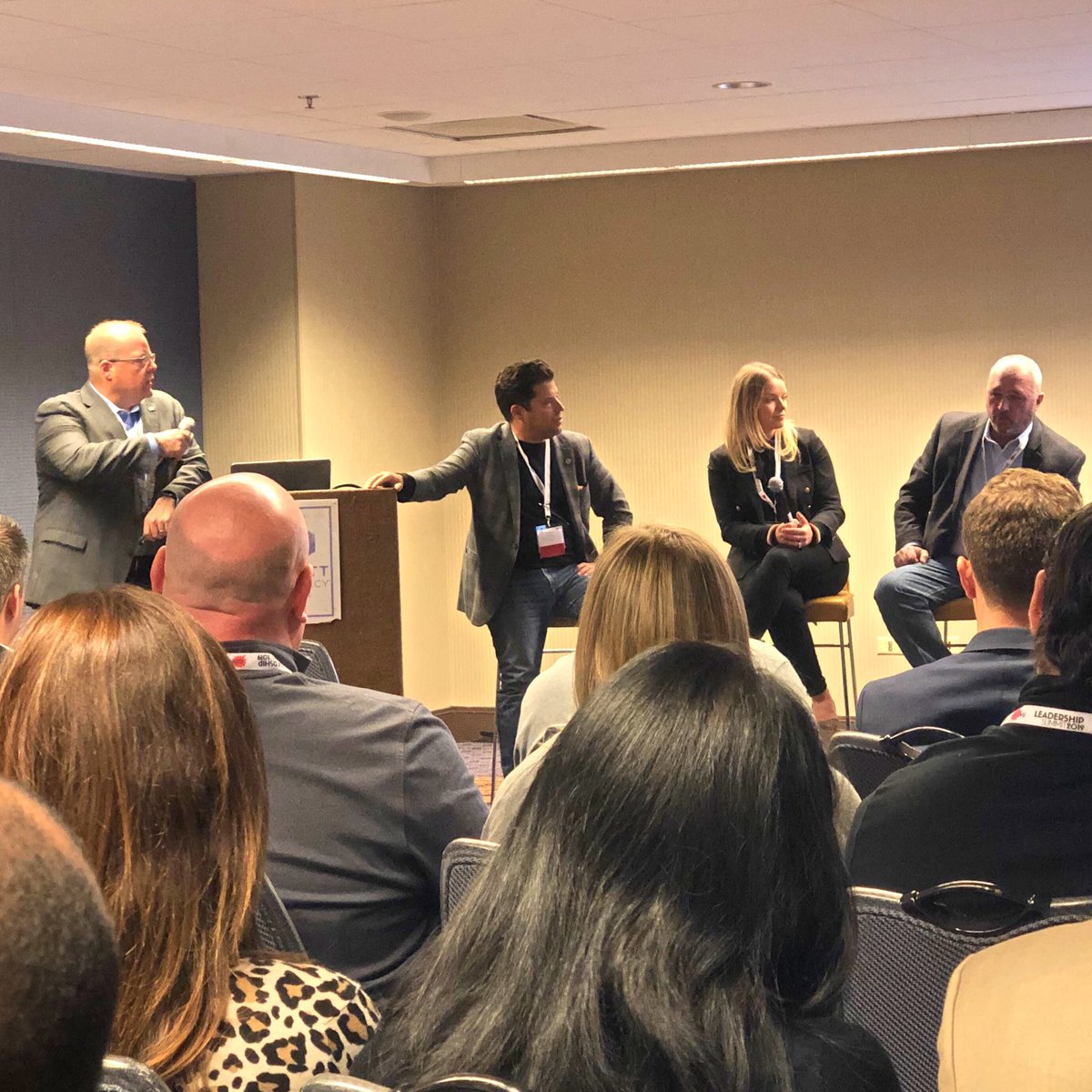 SunnyRainmaker's tweet photo. Rob Beattie's moderation skills are strong (and funny) with panelists @RichardJOrtegaV, @sonyameloff and Rick Lucero. This #LS2019 idea exchange on comp is 🔥 https://t.co/mjPgzTT7Nc