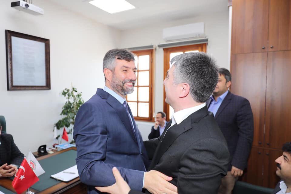 Bir insan milletiyle sevgi bağını kurar ,emek sarfeder ,doğrulukta kararlı olursa başarı bunların toplamı olarak gelir.Değerli arkadaşım İlhan Ocak’lıyı bir kez daha tebrik ediyor güzel Şile’mize hizmetler yapma yolunda kendisine başarılar dilerim.<a href="/ilhanocaklisile/">İlhan Ocaklı 🇹🇷</a>
