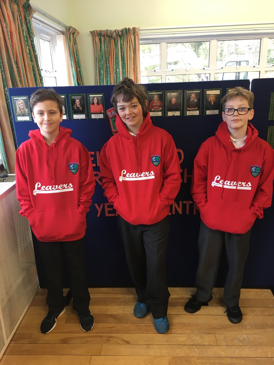 BarrPrimary's tweet photo. Don’t the P7s look smart in their leavers’ hoodies. #onetermleft https://t.co/ib8OzbbTHF