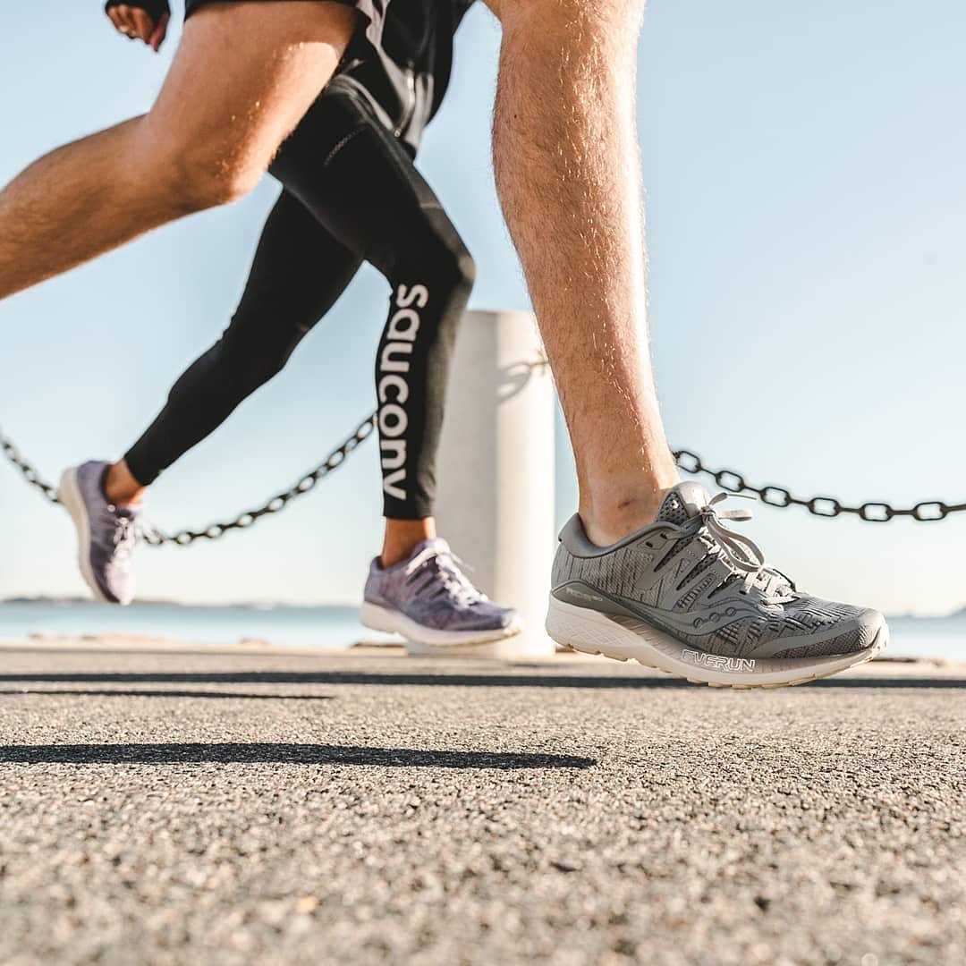 SauconyLATAM's tweet photo. #RideISO Para disfrutar del running por completo. Sus tecnologías ISOFIT y FORMFIT permiten que la zapatilla se adapte a la forma del pie y se ajuste de manera personalizada, mientras las tecnologías EVERUN y PWRFOAM absorben el impacto para brindarretorno de energía.
#WeWhoRun https://t.co/tJ9vwKMF4B