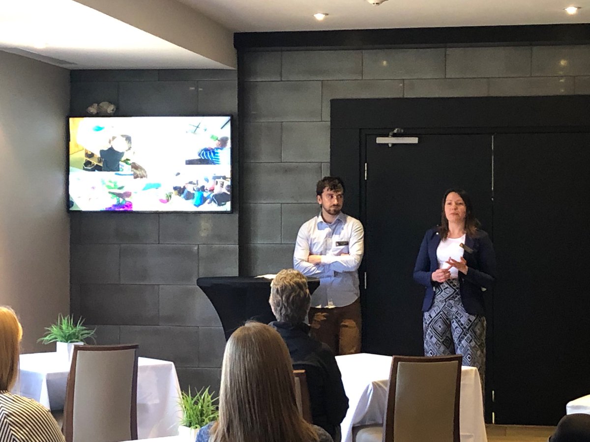 #mchughcelebrates with ⁦@KLedlow_ocsb⁩ animals in the classroom #thisishowwesel