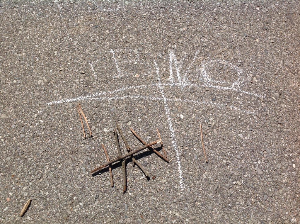 BalardoDavis7B's tweet photo. We took our survey questions outside today! We used chalk & twigs to collect the data! @eye_you #MessyMathChallenge #messymath #hcdsbk https://t.co/vU2TmAZ9Fw