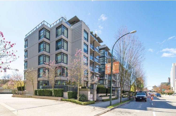 ExpertsVancity's tweet image. ✨New to Market✨
#210 - 750 W 12th Ave 
1 Bed / 1 Bath Condo in Fairview 

📞Contact - 604.720.2222 for more info 

instagram.com/p/BwXY_Y_hHuN/…