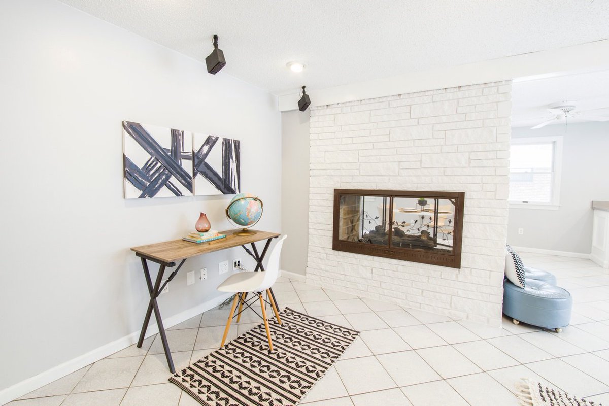 Cleanfireplace's tweet photo. Your fireplace can finally start to take a break! Enjoy the break in the weather and consider bringing a modern update to your home by converting to a gas fireplace. #FireplaceInspiration #HappyHome
Get Inspired: https://t.co/yvU2ntefEI https://t.co/QkZqoVOCzj
