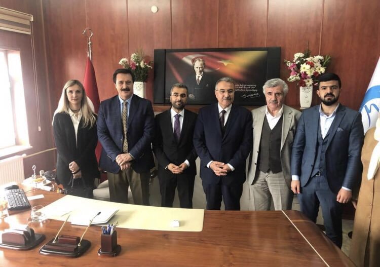 Ipekyolu Ilçe teşkilatı ve yönetimi olarak Edremit Belediye Başkanı Sn Ismail Say'ı ziyaret ederek hayırlı olsun dileklerinde bulunduk
<a href="/selvacam/">Lütfiye Selva Çam 🇹🇷</a> <a href="/KayhanTogluTR/">Kayhan Türkmenoğlu</a> <a href="/havvaduran65/">Havva DURAN</a> <a href="/vesim_yavic/">Vesim YAVİÇ</a> @ismailssay <a href="/suzandoruk65/">Suzan Türkoğlu 🟢 🇹🇷</a> @MahmuttKosem