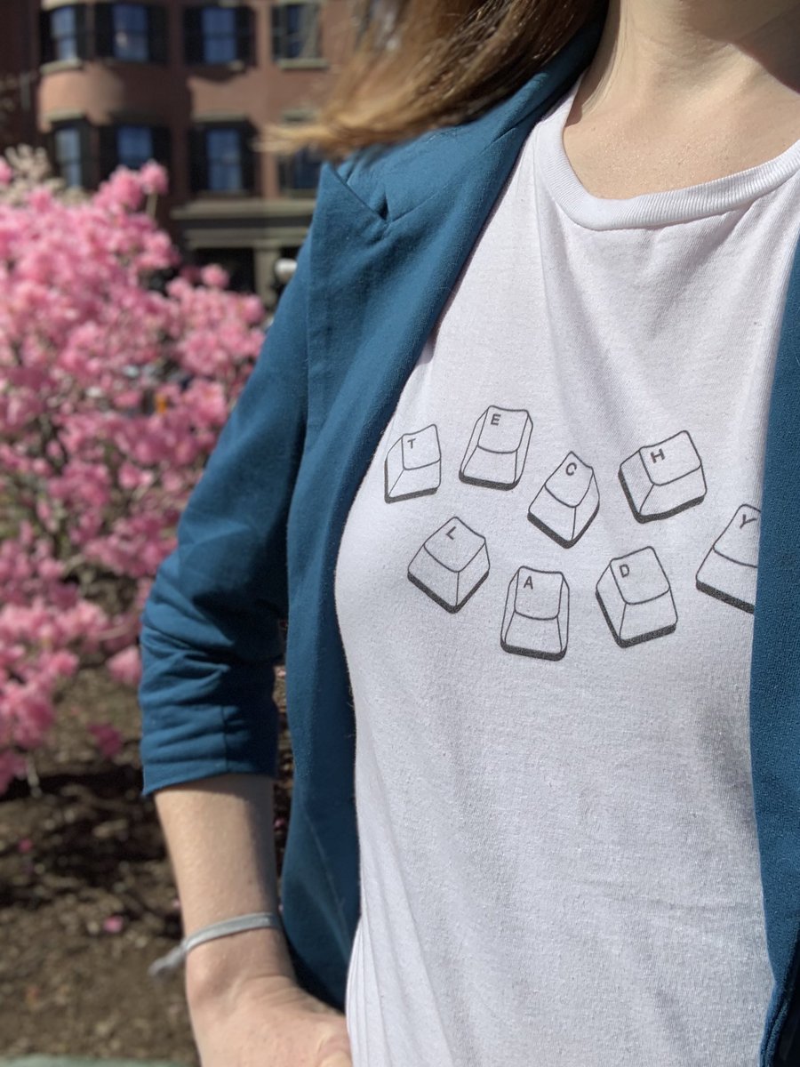 CathyOBrien09's tweet image. Loving this sunny spring day and my newest #TechLadies shirt 😎