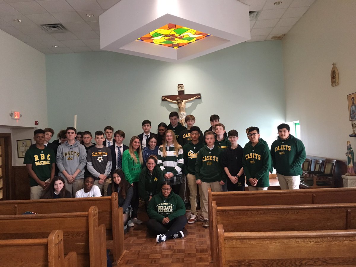 CaseysCMinistry's tweet photo. Holy Week mini retreat - we prayed, shared some food and watched the Passion of the Christ, followed by a great reflective discussion. #gettingreadyforeaster https://t.co/Vmzx0yHAQk