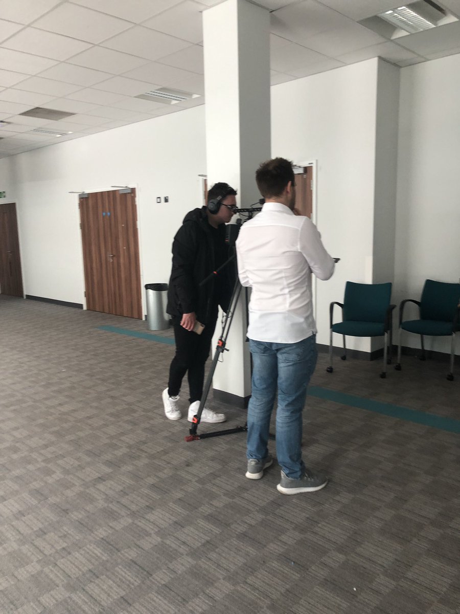 lousim16's tweet photo. @SalfordRoyalNHS filming our #1DAW staff champions #onedayaweek #dosomethingdifferent #norules #nolimits #youdecide #walk #run #bike #workfromhome #train #tram #bus @NCAlliance_NHS @OldhamCO_NHS @BuryCO_NHS @RochdaleCO_NHS @NorthMcrCO_NHS https://t.co/GLf7Zq3Zom