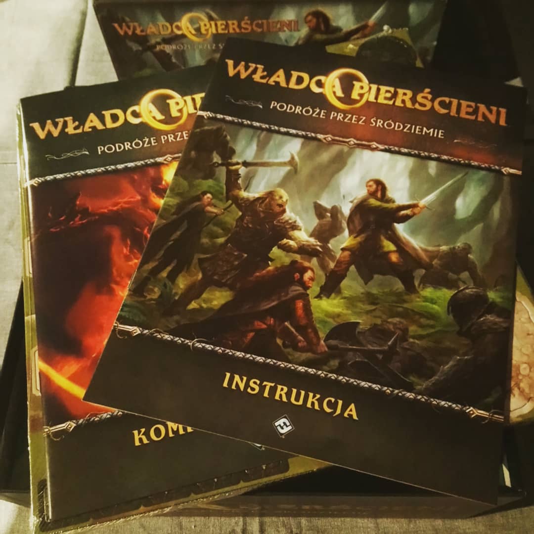 MrBatoninio's tweet photo. Premiera jutro... Ja już mam 😀

#władcapierścieni #podróżeprzezśródziemie #lordoftherings  #journeysinmiddleearth #lotr #unboxing #przedpremierą #grybezprądu #gryplanszowe #planszówki #grybezpradu #planszowki https://t.co/rCZXeBkcka