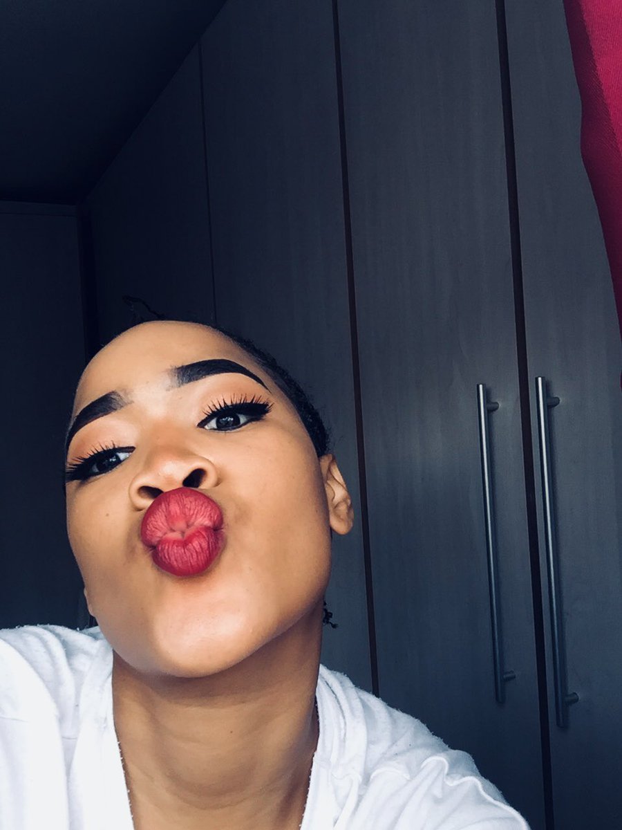 ColiliColine's tweet image. Details😍😍 #makeupartist #makeuplooks #MakeupAddict