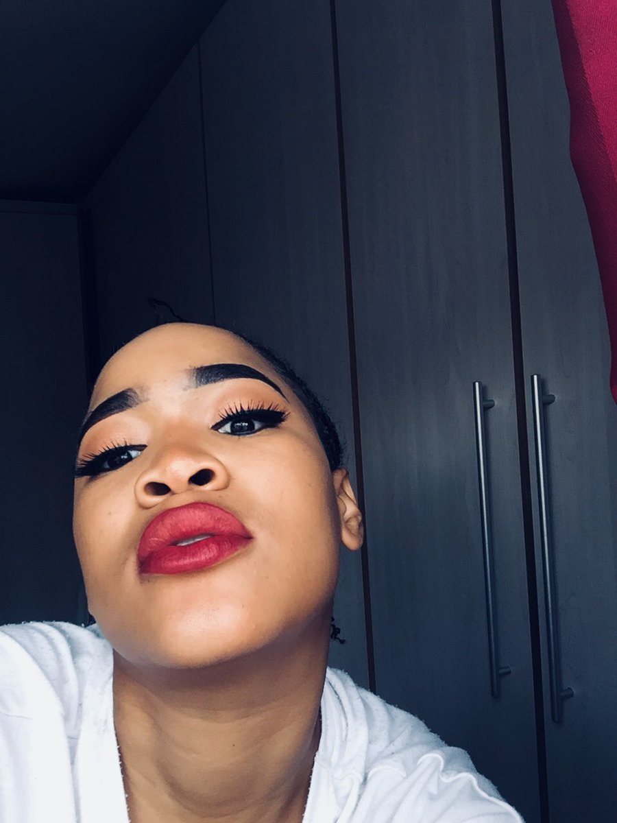 ColiliColine's tweet image. Details😍😍 #makeupartist #makeuplooks #MakeupAddict