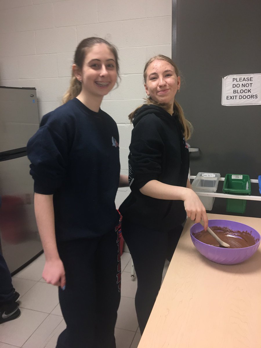 MsSultana6's tweet photo. Prepping for tomorrow’s Easter Cupcake decorating with FFM’s social skills group...stay tuned for the final product!! #easter #baking #cupcakes https://t.co/8qNvQ7fjIW
