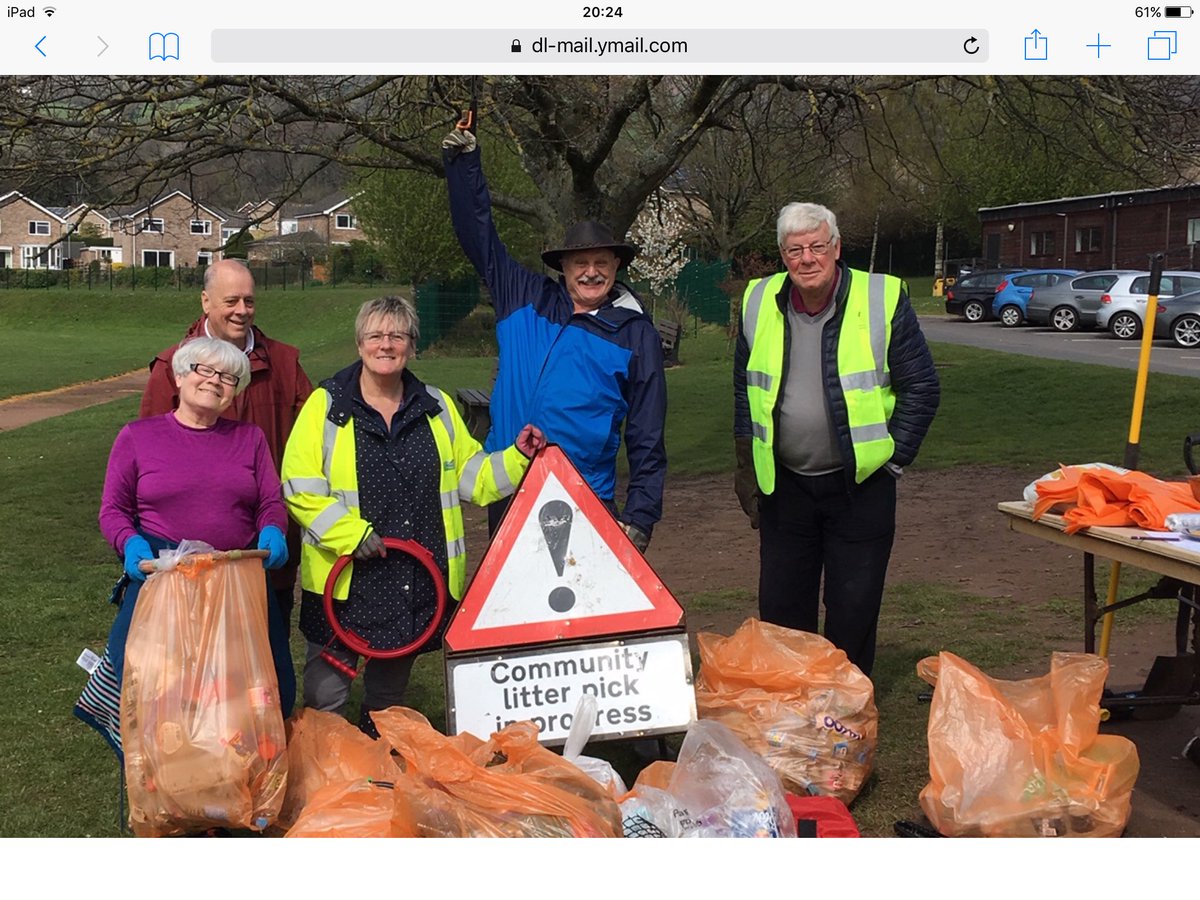 3 members of Crickhowell Town Council taking part in 'Keep Britain Tidy' last weekend