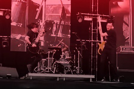 qbooficial's tweet photo. ¡Levante la mano 🤚 quien ya tenga su boleto 🎫 para el INMORTAL TOUR 2019!
#longliveqbo #qbo #ravenpicks #daddario #rockmexicano #vaporesfinos #elvapeador #kingsofgroovemx #paistecymbals #line6 #line6helix https://t.co/u3L9qZrhdx