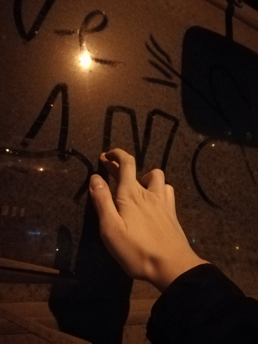 kayathyko's tweet photo. Не знаю что это было но теперь все как надо https://t.co/mNipCajnSQ
