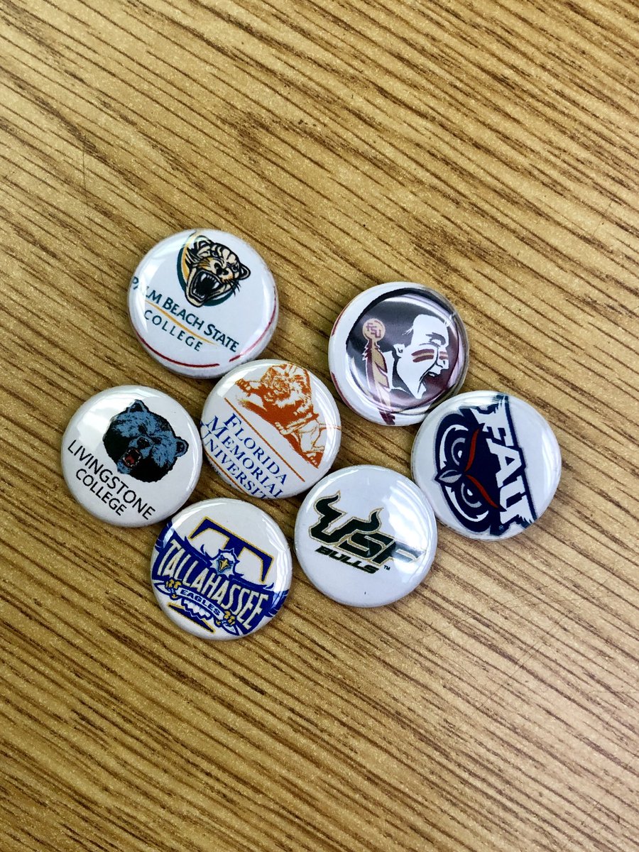 AlysiaPavilonis's tweet image. Today during #AVIDAwarenessWeek our seniors got “pinned” with their post secondary plans! They were all smiles to see who else is joining their schools! @SantalucesHS @Prin_Robinson @Moe_gator #SantalucesAVID In full swing!