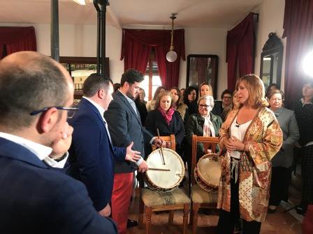 AndaluciaDFiest's tweet photo. Id preparando una buena cena porque el programa de hoy lo merece! Nuestras @reyesprados @RoigNatalia @Gracia_Arjona y @CristinaFaguas se han traído lo mejor de varios rincones de #Andalucía para que conozcáis las historias de nuestra tierra! A las 22.30 horas en @canalsur #ADF37 https://t.co/IAm92HBJUT