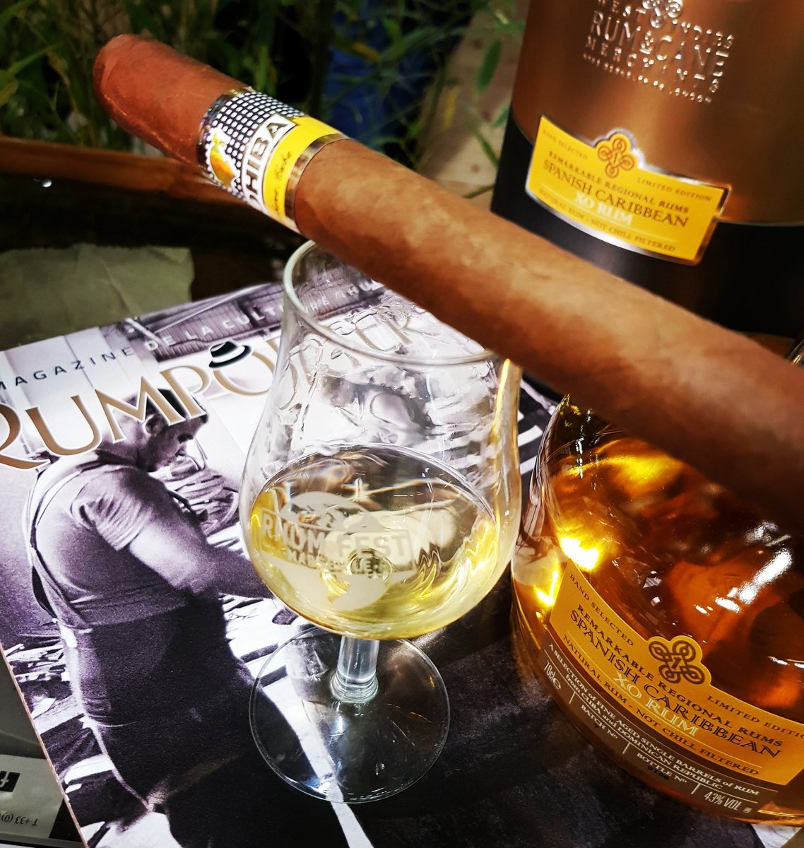 Time to relax with Rare Regional Rum Spanish Caribbean XO, and a Cohiba cigar to read <a href="/Rumporter/">Rumporter</a> after <a href="/RhumFestParis/">Rhum Fest Paris</a>
Santé
#Cuba #cohiba #cigar #rum