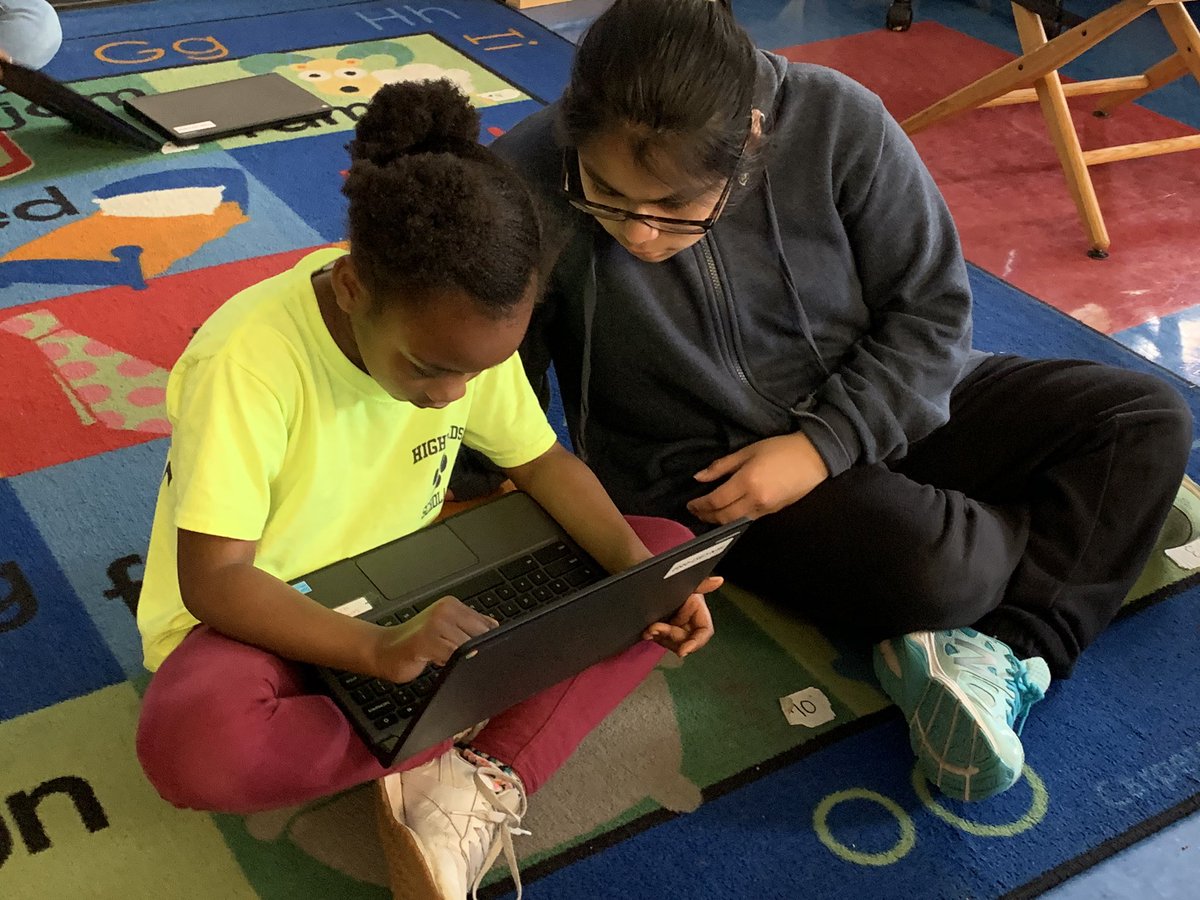 MrsPhile's tweet photo. Fifth grade spending time with their kindergarten friends #HESScholars @HighlandsAP @Wildcats_Land @shayna_lenae https://t.co/G3x3wyegvZ