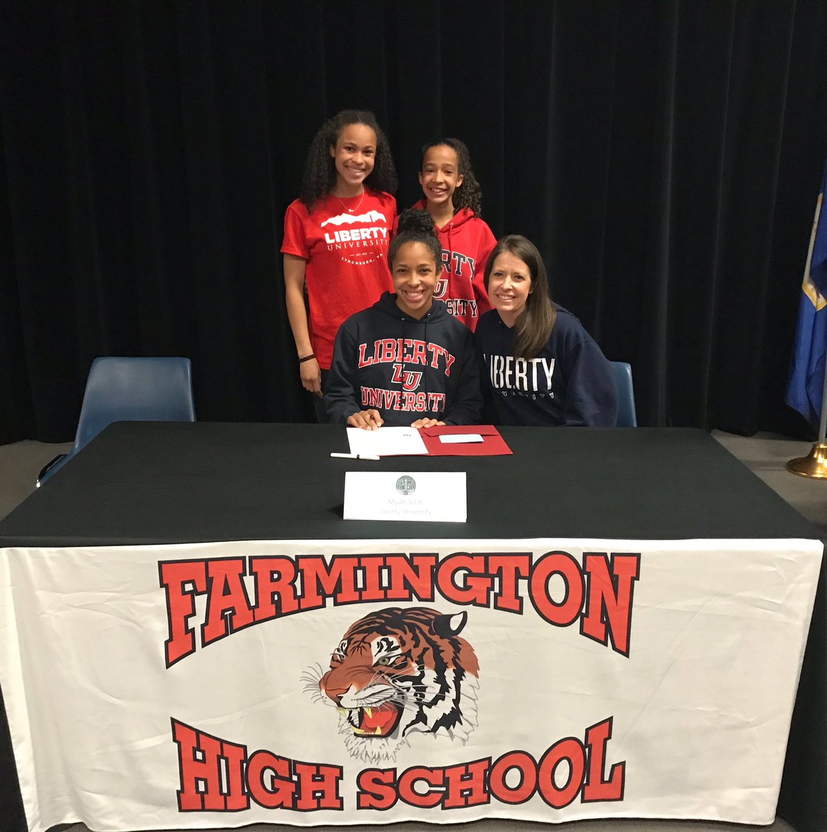 _FHSTRACKFIELD's tweet photo. Congrats Myiah, we are so proud of you and what you have accomplished. Liberty is gaining an awesome person, athlete and teammate. https://t.co/UXoHkdKyZH