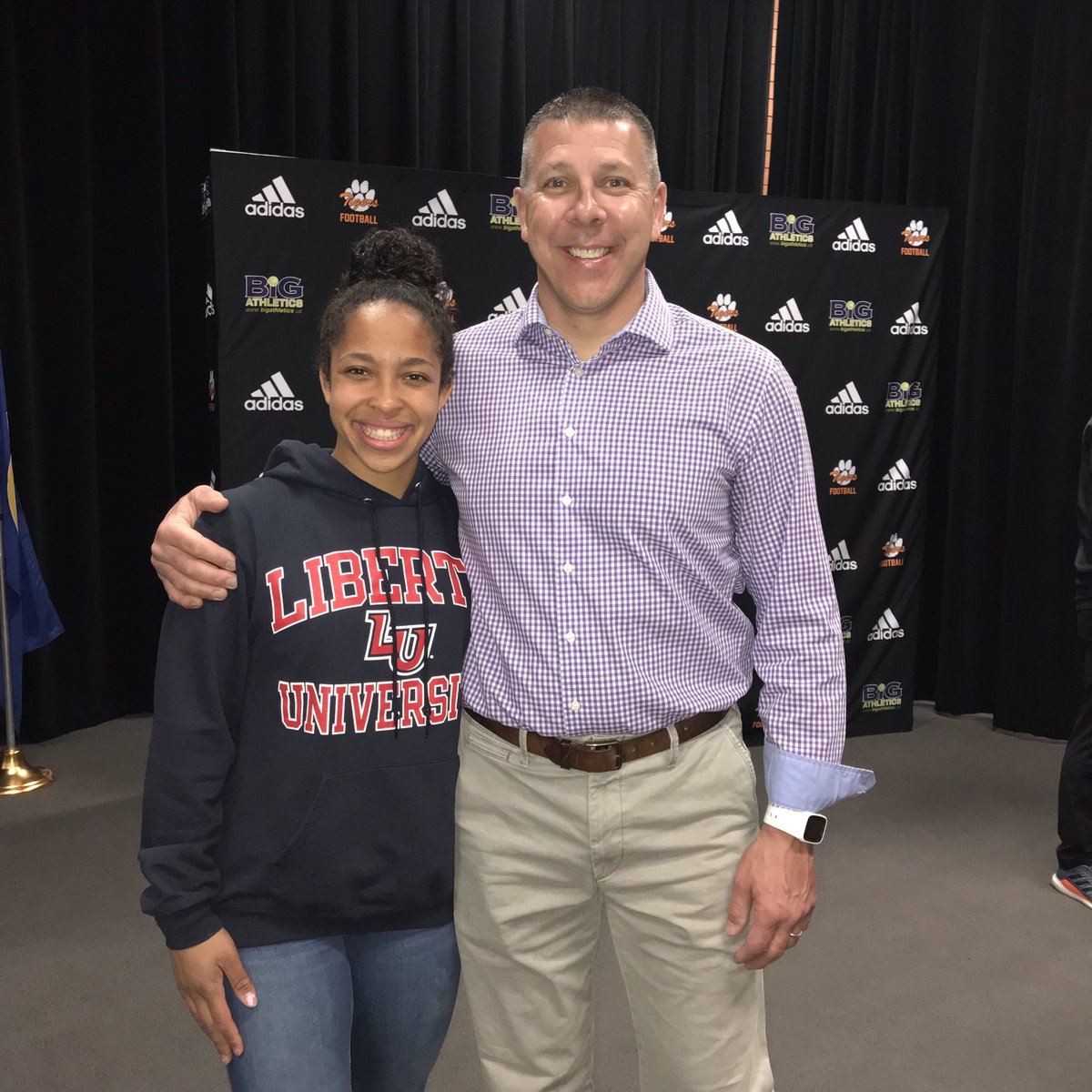 _FHSTRACKFIELD's tweet photo. Congrats Myiah, we are so proud of you and what you have accomplished. Liberty is gaining an awesome person, athlete and teammate. https://t.co/UXoHkdKyZH