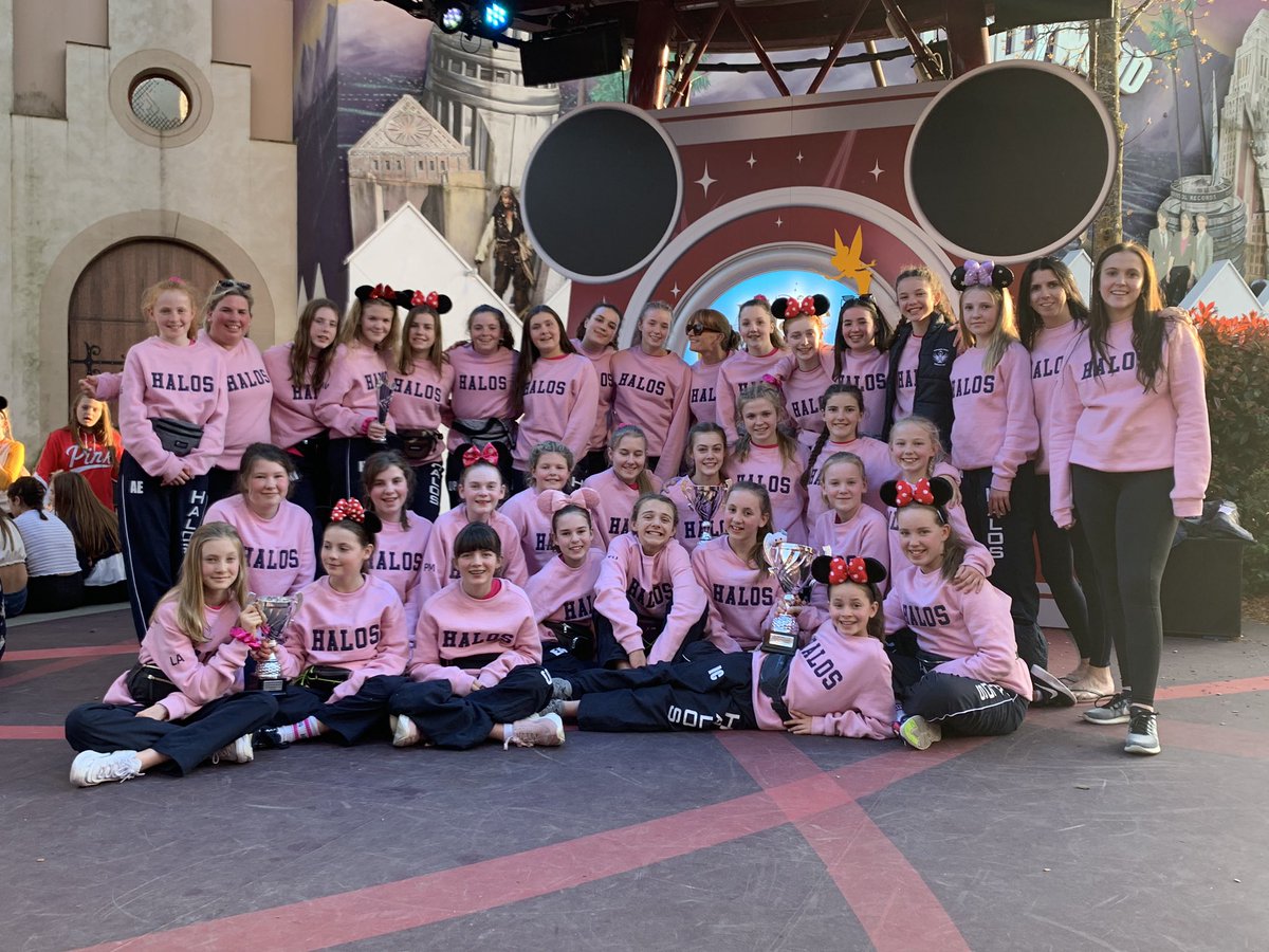 HalosJuniors's tweet photo. 4 trophies, 35 happy girls and coaches, endless smiles and memories to last a lifetime.  Our last night on another hugely successful tour, will be sad to leave! 🏆😇@StudyandSport https://t.co/esO8Sgf2rE