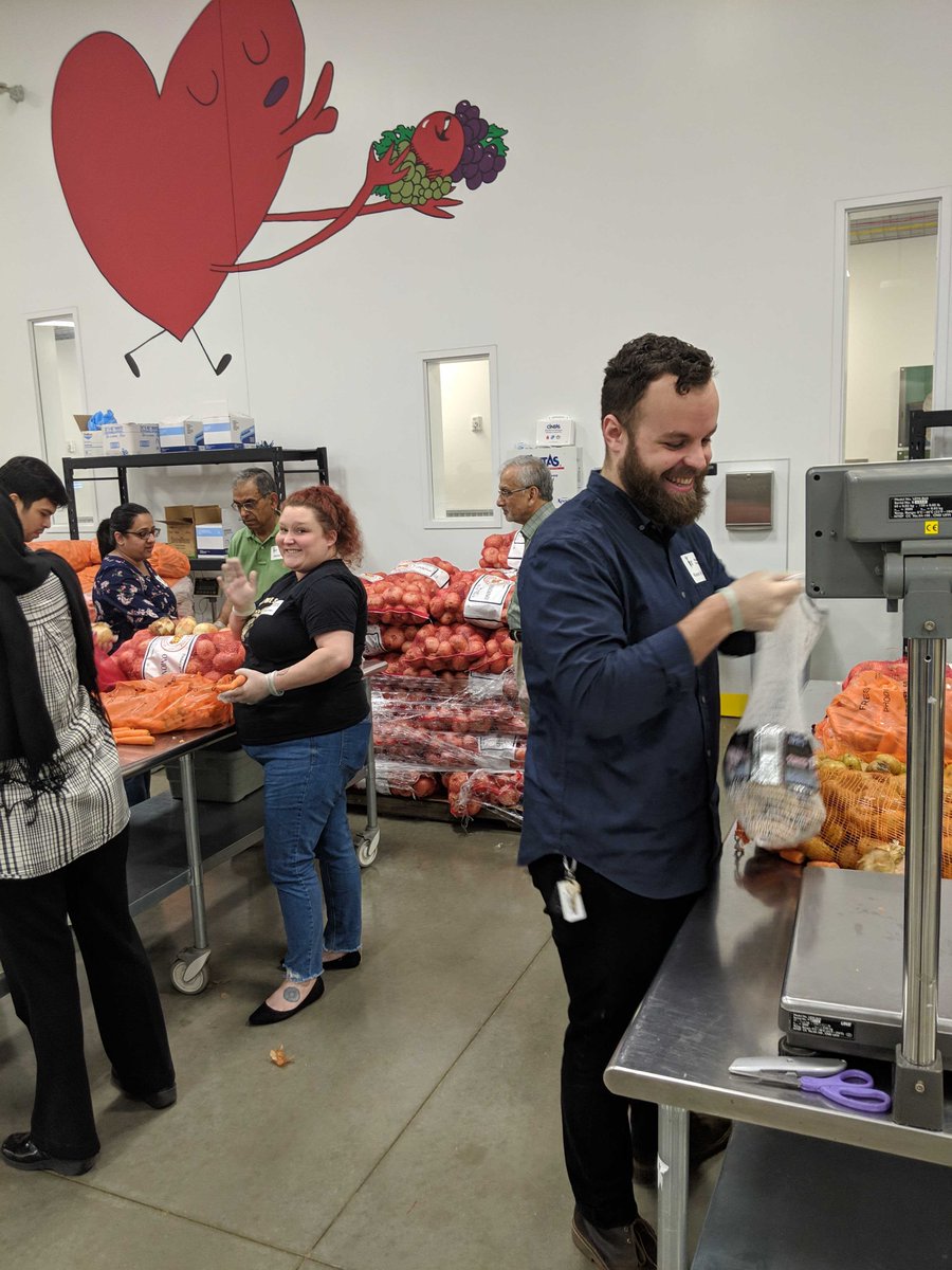 Jesse_Wade1's tweet photo. Had a fantastic time volunteering at the Central Texas Food Bank with this amazing team. Over 4,000 lbs of food packed! Thank you to @Sprinklr for allowing us the time to give back. Looking forward to the next one! https://t.co/hvu0KDNUGV