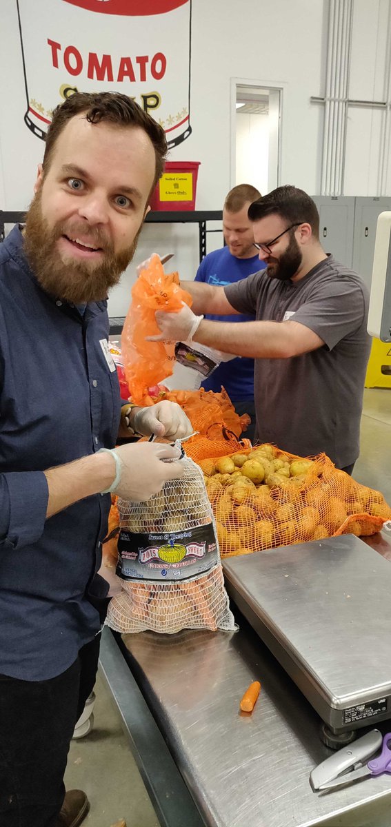 Jesse_Wade1's tweet photo. Had a fantastic time volunteering at the Central Texas Food Bank with this amazing team. Over 4,000 lbs of food packed! Thank you to @Sprinklr for allowing us the time to give back. Looking forward to the next one! https://t.co/hvu0KDNUGV