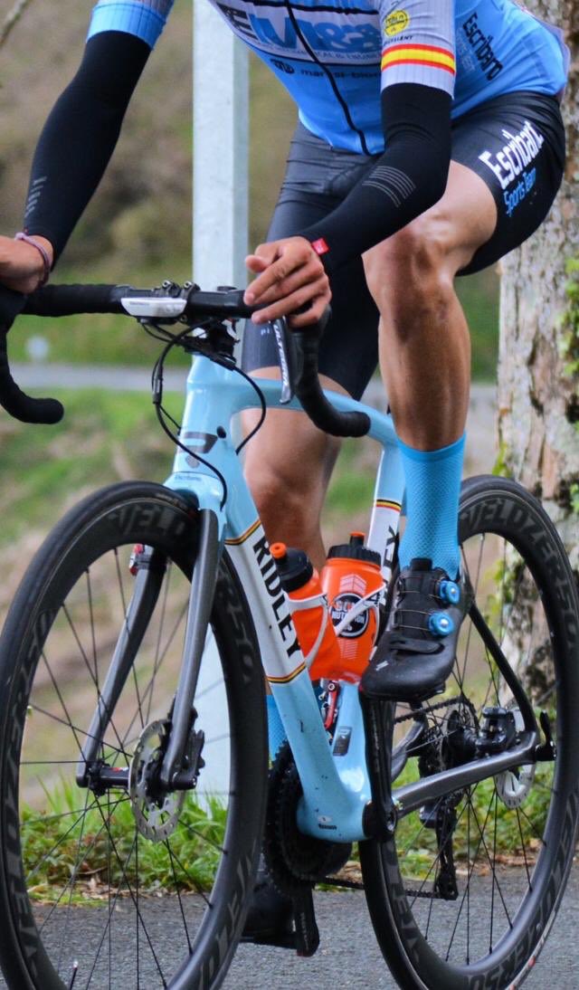 Muy agradecidos a #velozer que en este parón de competiciones han aprovechado para revisar nuestras ruedas. Muchas gracias por estar siempre pendientes y cuidar cada detalle 😊