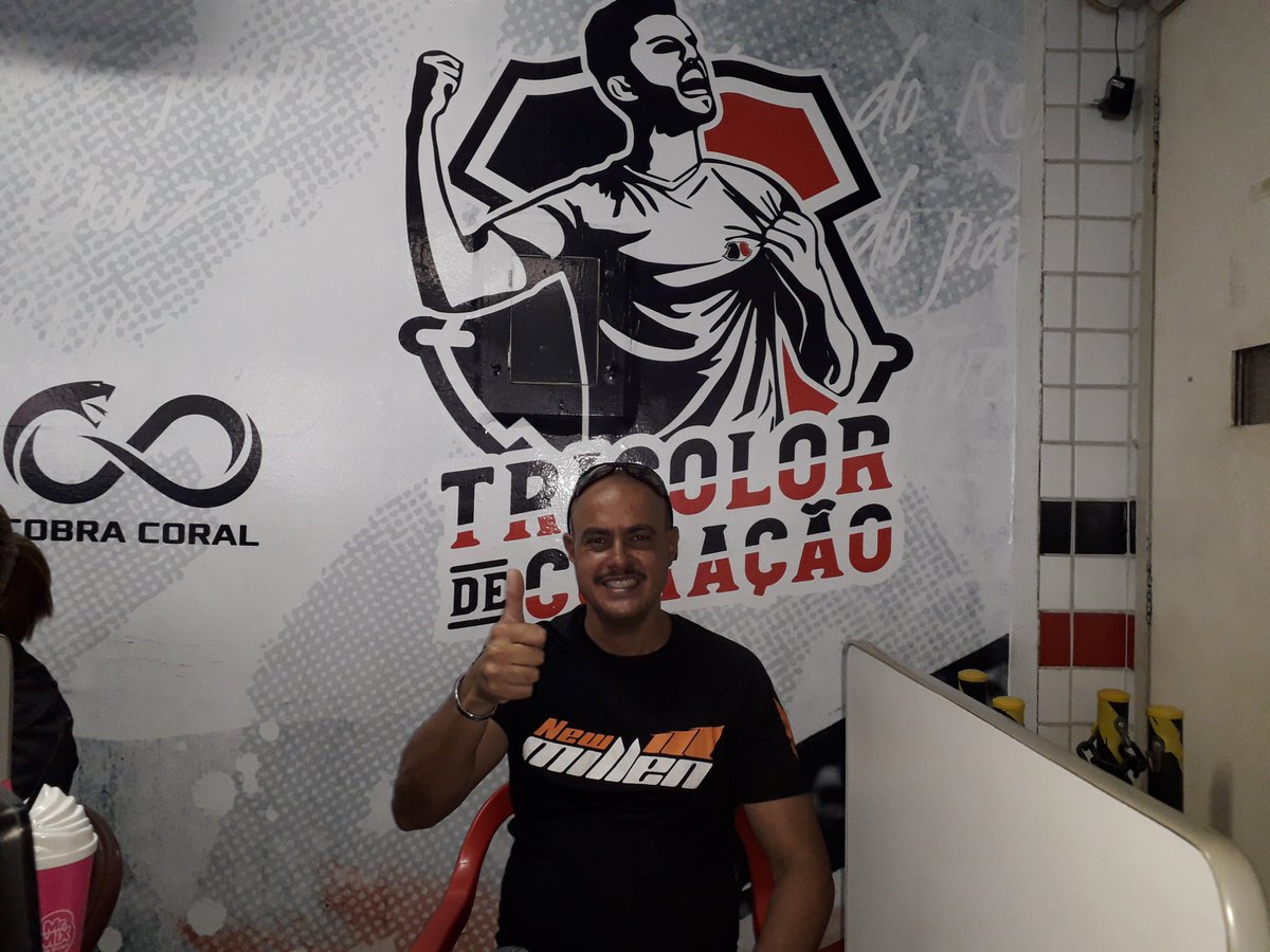 CCosta0579's tweet photo. Boa Tarde! Nação Coral estou agora no momento na sede do #TRICOLOR ou #TERRORdoNORDESTEdoBRASIL mim #ASSOCIANDO! No @SantaCruzFC "O MAIS QUERIDO do NORTE e NORDESTE DO BRASIL". #GLÓRIAS A DEUS! #ALELUIAS! #AVANTE #SANTA! VAMOS! #VENCER! Rumo à #CLASSIFICAÇÃO! O Arruda #LOTADO!!! https://t.co/y8C4ykSqxQ