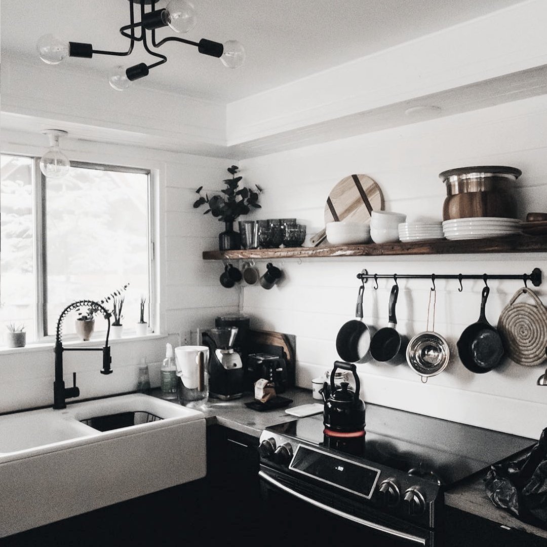 VigoIndustries's tweet photo. Cool designs, cooler collaborators- Thanks @sarahshireed #sarahshireed !| VIGO Edison Pull-Down Spray Kitchen Faucet in Matte Black
.
.
#kitchenfaucet #kitchenfaucets #kitchenfaucetinstall #pulldownkitchenfaucet #faucet #faucetdesign #faucets #sleekdesign #sleekdesigns #collab https://t.co/ynoV9Nx7w1