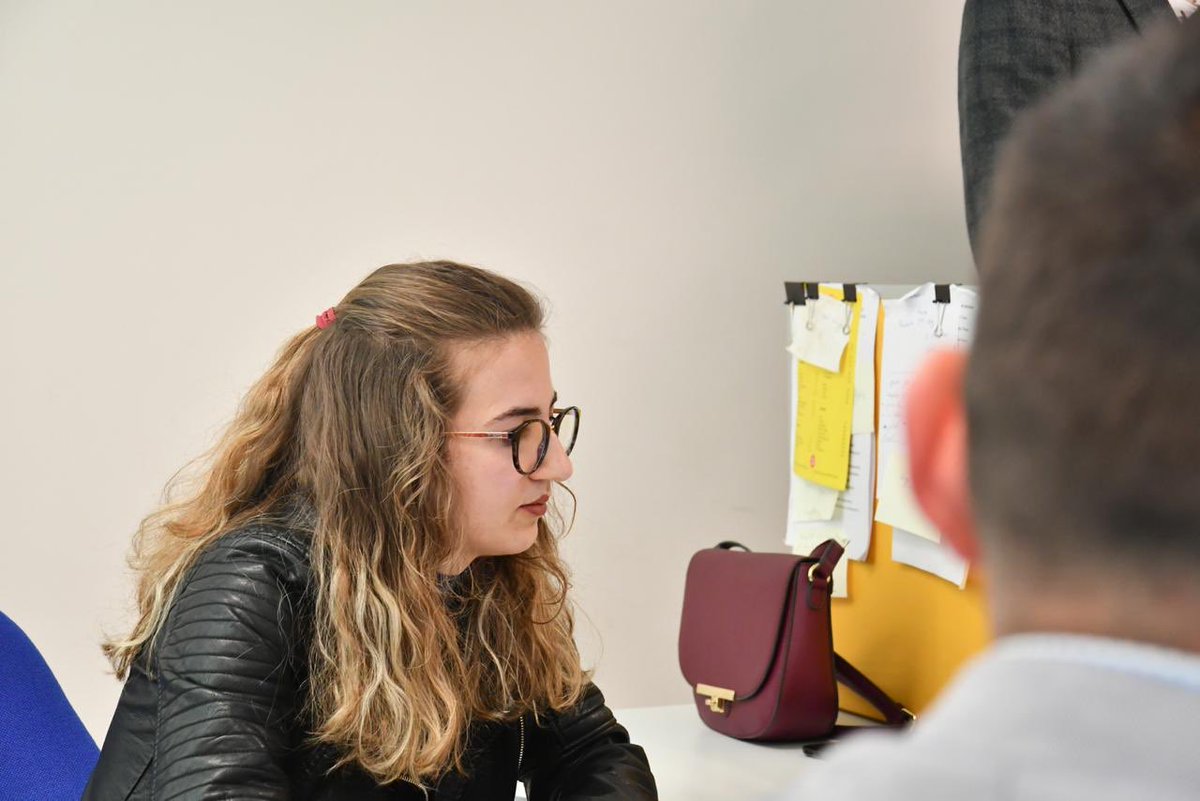 BGjylameti's tweet photo. #MeStudentët 🤝

Me Besën vizituam ambientet e Drejtorisë Rajonale të Postës Tiranë. 📮

Suksese 10 stuedentëve që nisën praktikën profesionale. 👩‍🎓👨‍🎓

✔️Një mundësi e mirë punësimi që ndihmon të rinjtë të angazhohen në administratë https://t.co/JohfK0Zb2j