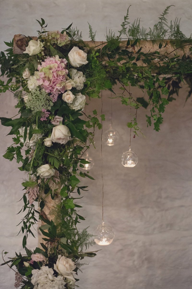 STEMSDESIGN's tweet image. Wednesday Wedding Showcase! Back in August 2017 we had the pleasure of creating the florals for the lovely Chloe &amp;amp; Steve’s wedding at @eastriddwedding! What do you guys think? Photographed perfectly by the wonderful @LissaAlexandra 📸🕯🍃
#wedding #bouquet #weddinghour