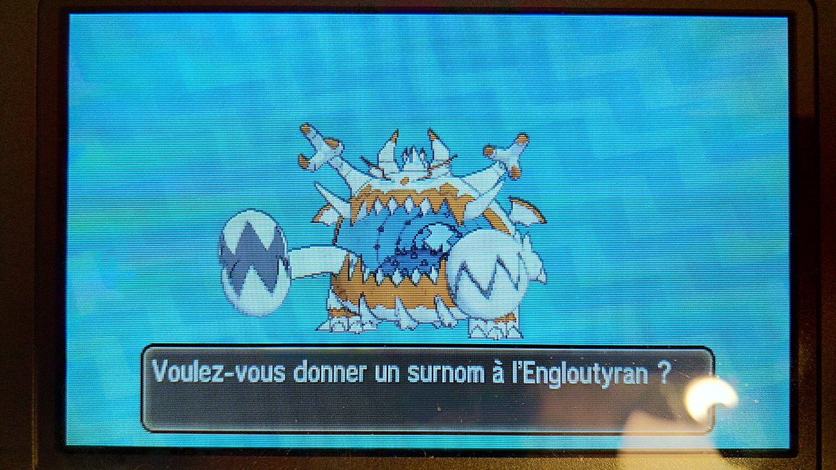 Kiru4's tweet photo. @MaitreArmand @KenBogard Engloutyran ! Après des mois de shasses, enfin ! #ilestpasshiny #ASLB #EngloutyranWhite https://t.co/Bc9o9giWFE