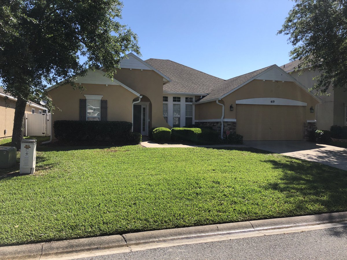 GreenerBilling's tweet photo. Out here mowing and trimming, just like you.  Support lawn guy-owned software: https://t.co/06WM79qifO
.
.
.
#lawncare #lawncaresoftware #lawncarepro #lawncareprofessional #lawncarebusiness #lawnservice #lawnservicelife #lawnguy #notjustthelawnguy #davekollasch #greenerbilling https://t.co/XDR2iQckuX