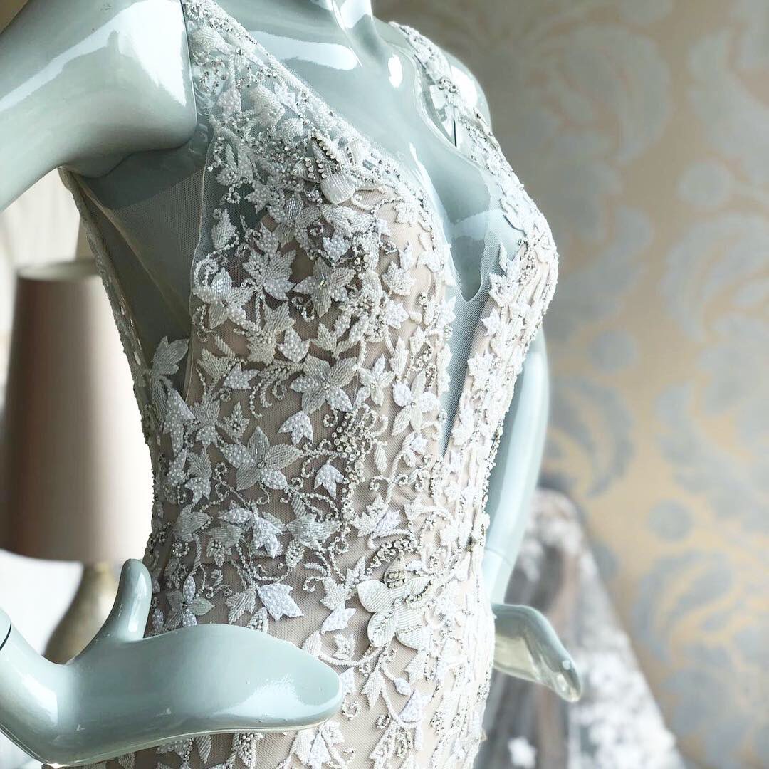 TeokathofLondon's tweet image. 🌸Spring Windows🌸| Spring has blossomed in store this week! We’re celebrating the onset of the warmer weather with dressing our windows with all things floral! 🌼🌸🌼🌸 #lovewimbledon #londonbride #springwindows #londonbridalshop