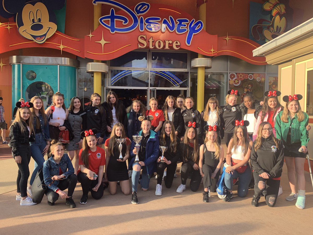 MissSidnieSales's tweet photo. Hope you have all had the best time!! You have been amazing on the court, in the Disney parks and everything in between!! #DLP19 https://t.co/n4uXjoVf3U