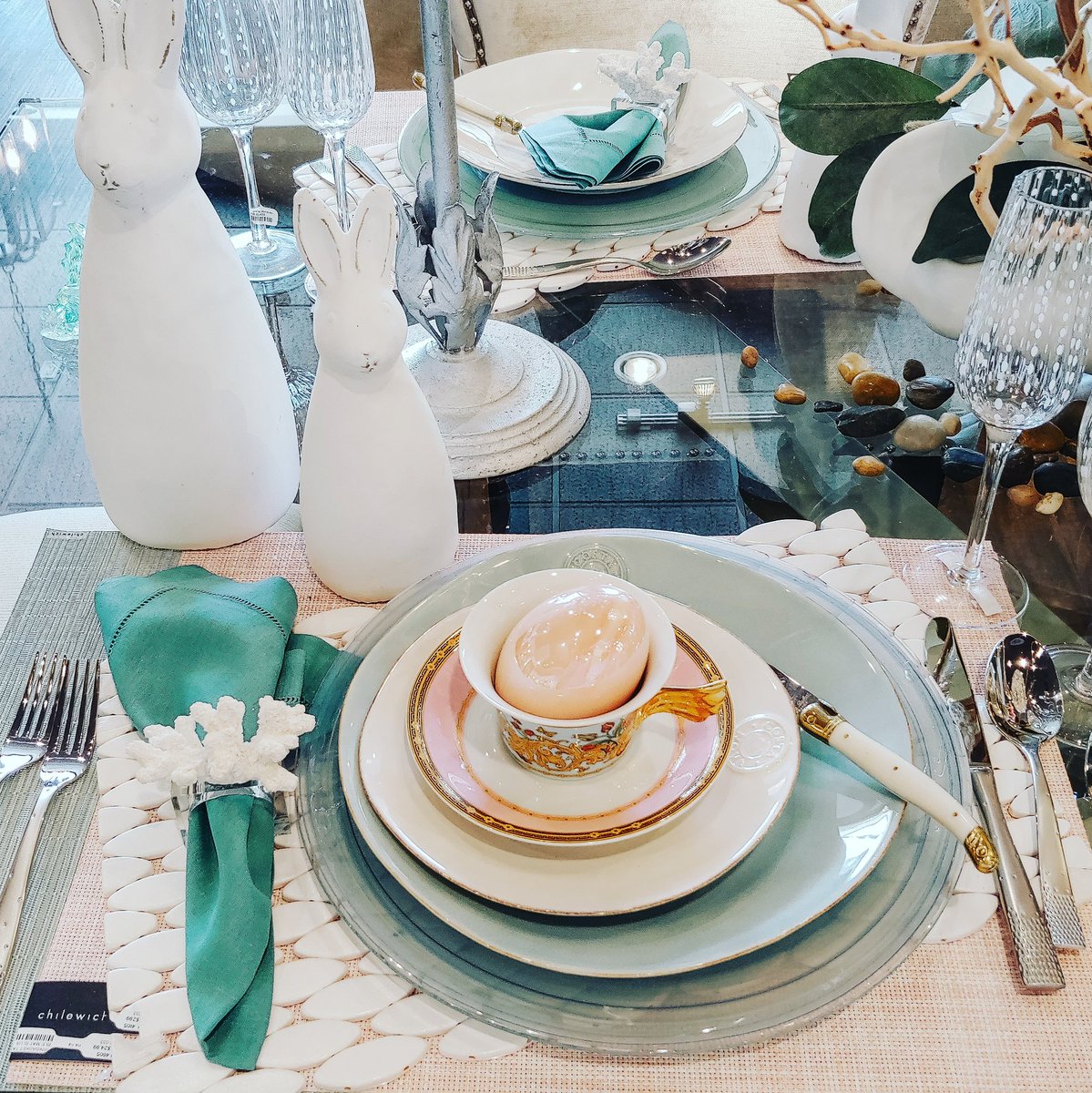 Modern_Accents's tweet photo. Only a few days left to hop into our shop to get you table set for Easter.
#eastertablescape #eastertableideas #happyeaster #easterbunnies #pasteldinnerware #springdinnerware #springdecor #hopintospring #bunnies #homedecor #interiordesign #kelownadecor #kelownadesigners https://t.co/URWe2aIIxh