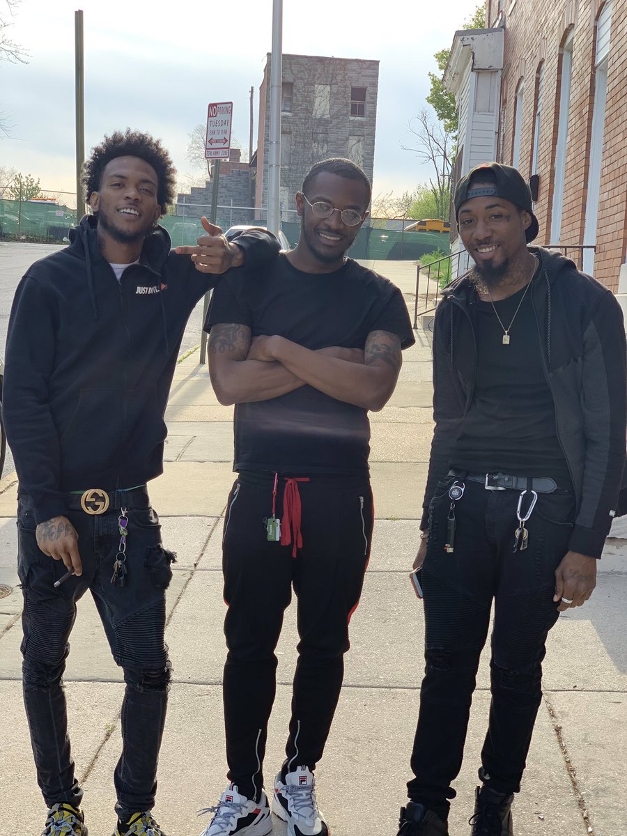 200GanG_Kash's tweet photo. They Can Come In My Momma House & Open The Refrigerator 💯💯 You Get The Picture 🤞🏾🖤✨ #TCO #2Real #YHN #ThaFam https://t.co/Ye2301dx8g