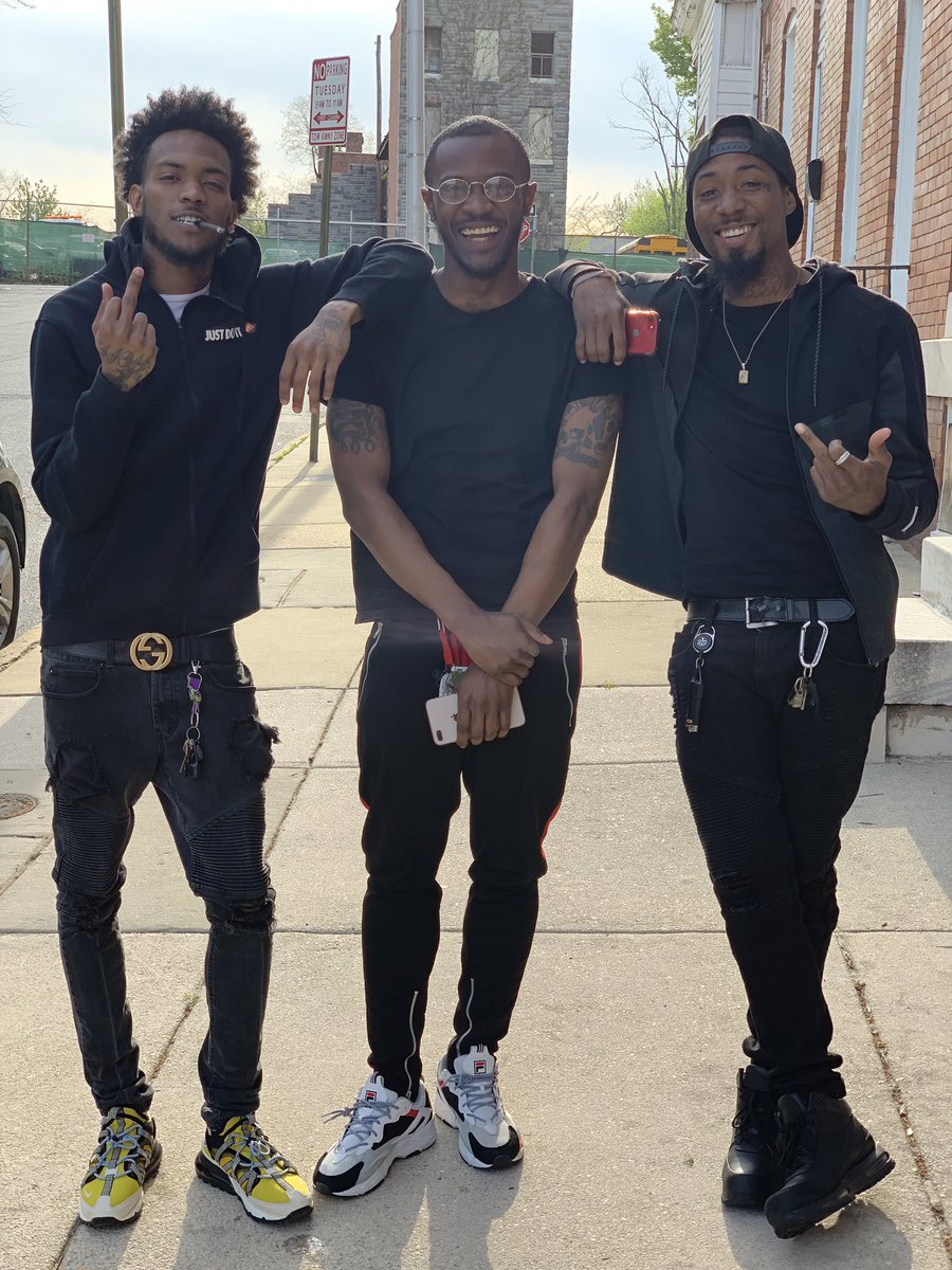 200GanG_Kash's tweet photo. They Can Come In My Momma House & Open The Refrigerator 💯💯 You Get The Picture 🤞🏾🖤✨ #TCO #2Real #YHN #ThaFam https://t.co/Ye2301dx8g