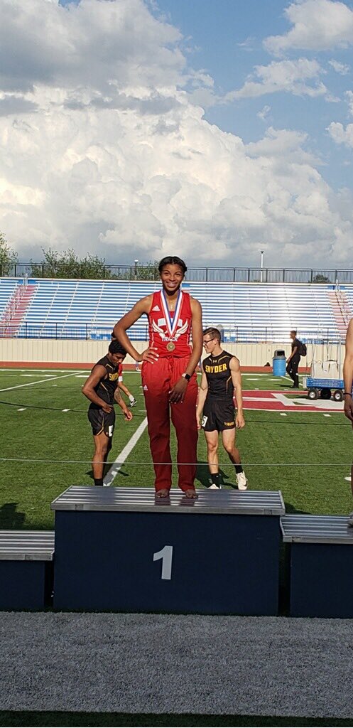 Girls finish 1st and 3rd in the 100 meters
