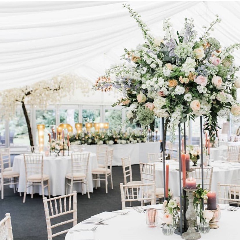 STEMSDESIGN's tweet image. We just had to repost these absolutely gorgeous photographs from the @WoodmanThunder Wedding Showcase last Sunday! If you are looking for a beautiful woodland venue get in touch with the Woodman Events Team! @annabeth_photos 📸🍃🌸 #weddinghour #wedding #bouquet #love #bride