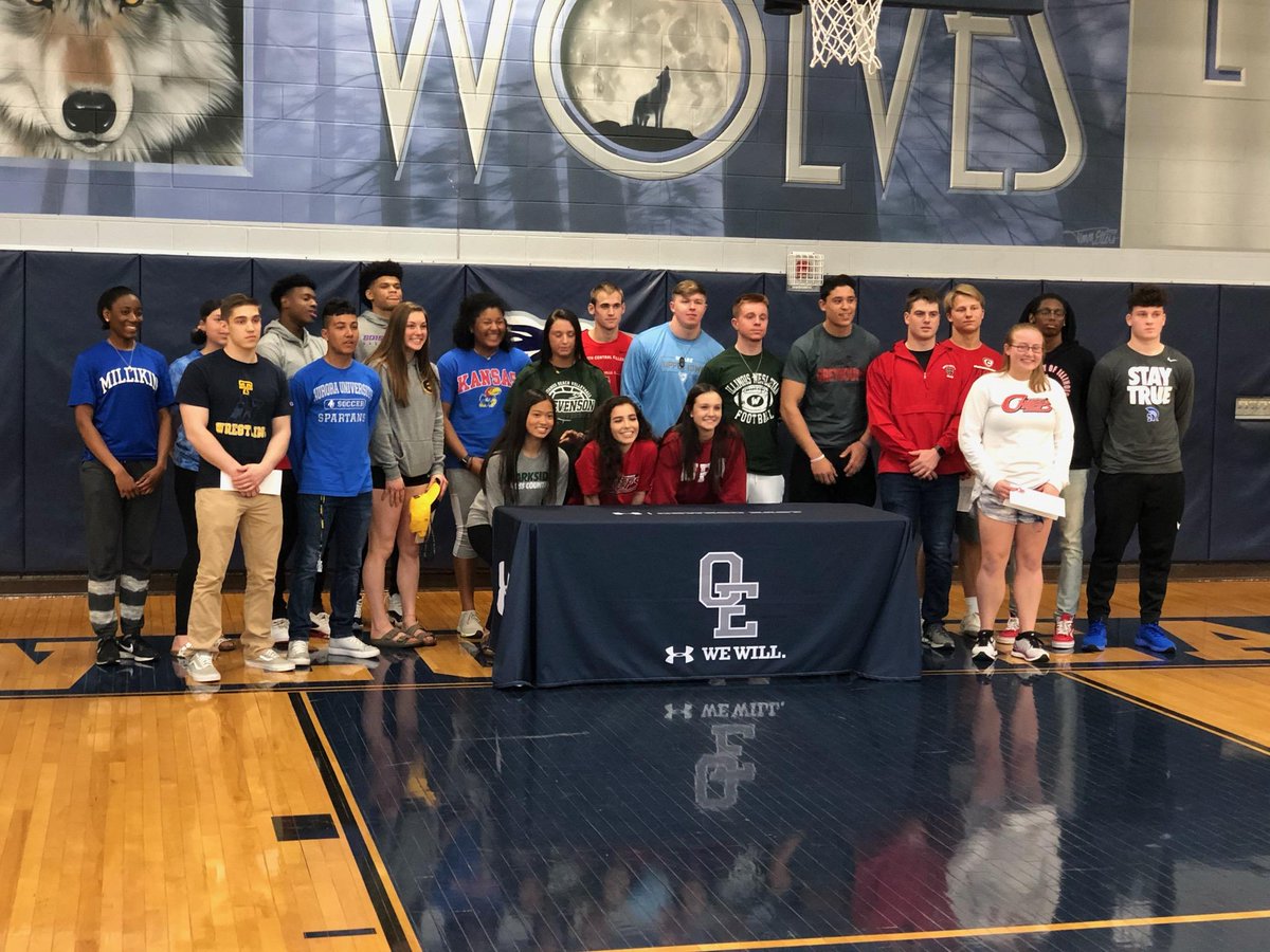 oehs308's tweet photo. A better picture of all our Seniors! Thank you for all your hard work! #OEHSWolves https://t.co/1rO9qL7Unz