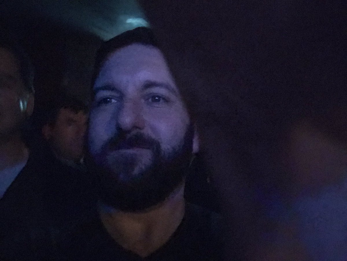 A lad offered to take photo at <a href="/DropkickMurphys/">Dropkick Murphys</a> <a href="/grade2iow/">Grade 2</a>  in <a href="/Vicar_Street/">Vicar St</a>  
Takes a selfie instead 😂😂😂😂😂😂😂😂great gig @GodsOwnBollox