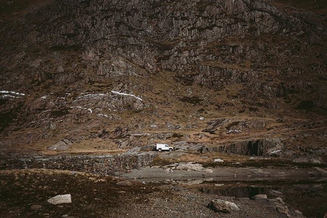 davidrutter_'s tweet image. Did anyone loose a @landrover #Defender? Found it somewhere in #Wales for you. @landrover_uk 
#landrover #4x4 #carphotography #carsofinstagram #instacars #landroverdefender #landroverlove #landroverlife #usedandabused #nikonz6 #1835mm #drivetastefully #g… bit.ly/2Isygmy