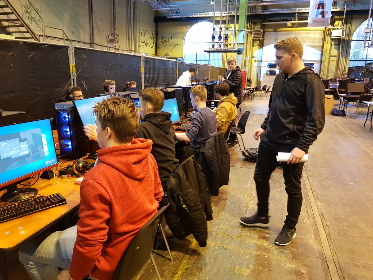 Momentumggwp's tweet photo. We have arrived @copenhagengames warmed up, ate some sushi, and now we are watching some football and charging up for tomorrow.

First game is vs @apeksgg tomorrow at 10.00

Good luck to all the teams!

#Gainmomentum #AlltidUansett https://t.co/GfuLupC80k