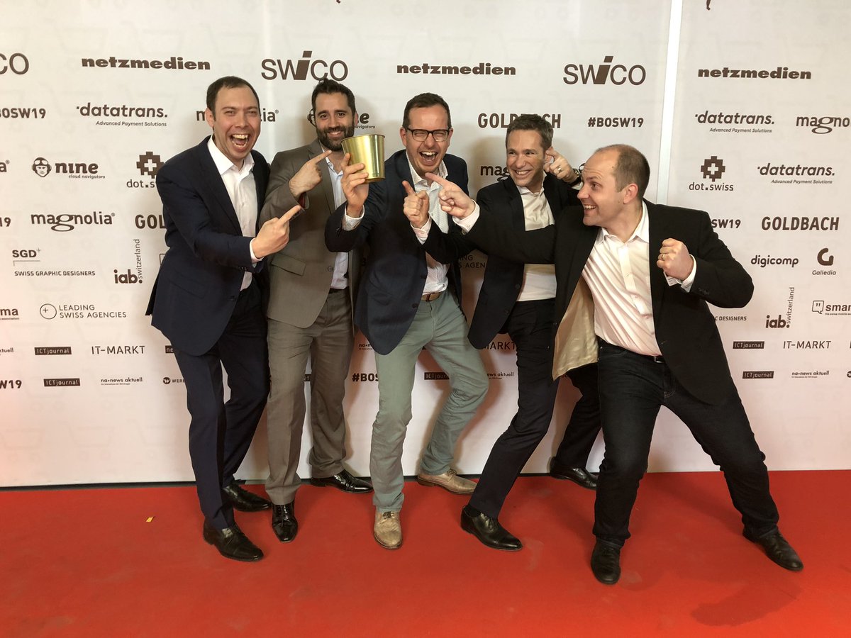 s_scheidegger's tweet photo. Für die beste Teamleistung und echte Innovation haben wir mit dem goldenen Topf unseren eigenen Award mit @clevercircles und @ti8m_ag bei der @bestofswissweb #bestteam #realinnovation #innovation #notjustawebshop #clevercircles https://t.co/8axUtgRg4s