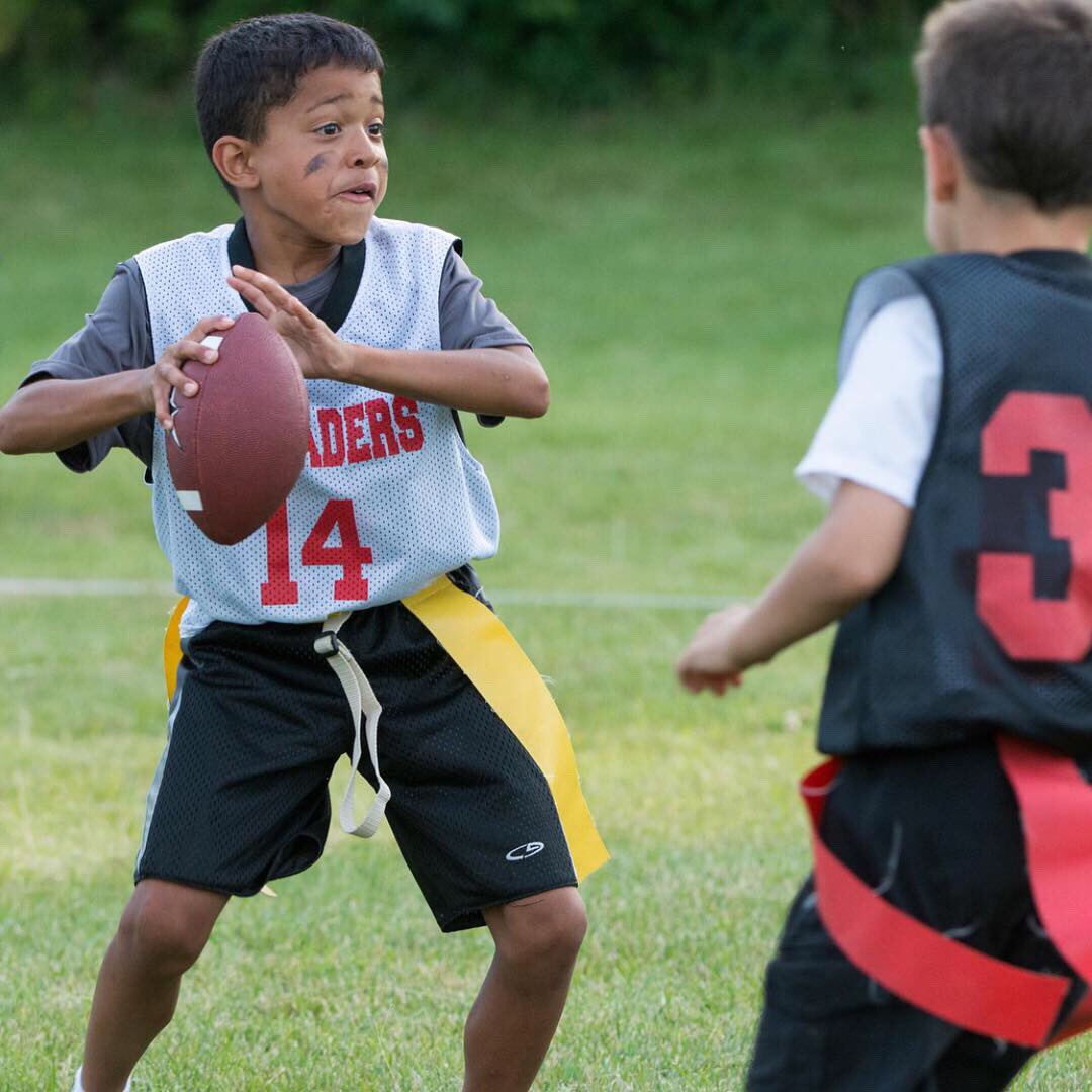 🚨🚨ATTENTION🚨🚨Register by April 27, 2019 to save $20 on Flag Football or Cheerleading! Visit our website today!