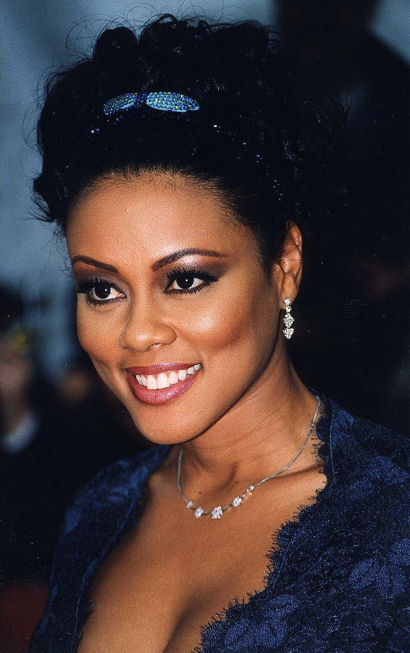 Happy birthday Lela Rochon aka  Sunshine 